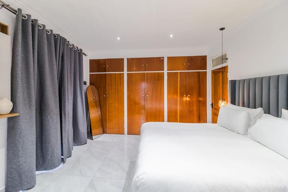 Boutique Hotel-Style Room In Ferndale-B2 House in Sandton