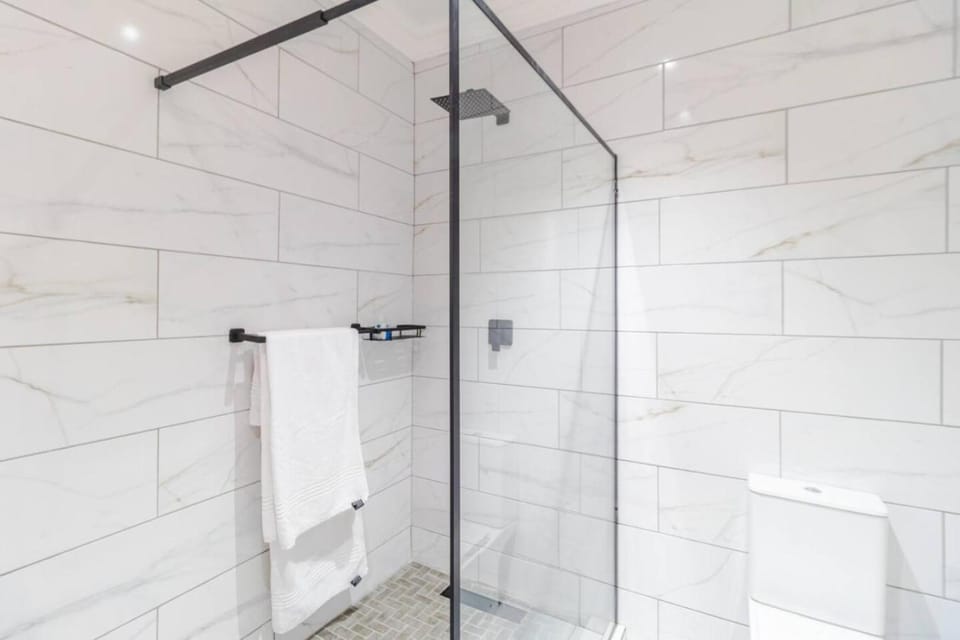 Boutique Hotel-Style Room In Ferndale-A1 House in Sandton