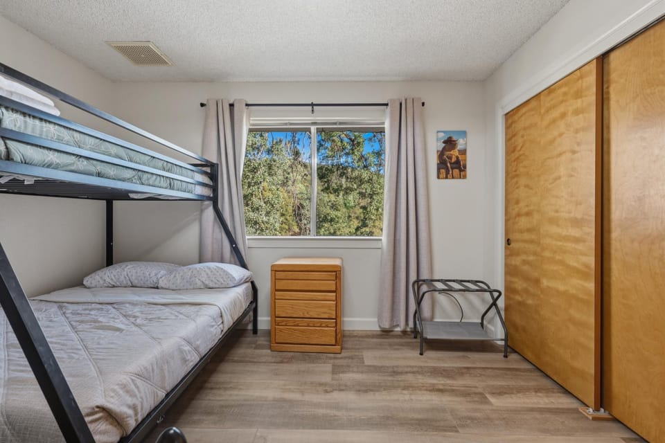 Bed, Bedroom, bunk bed, wardrobe