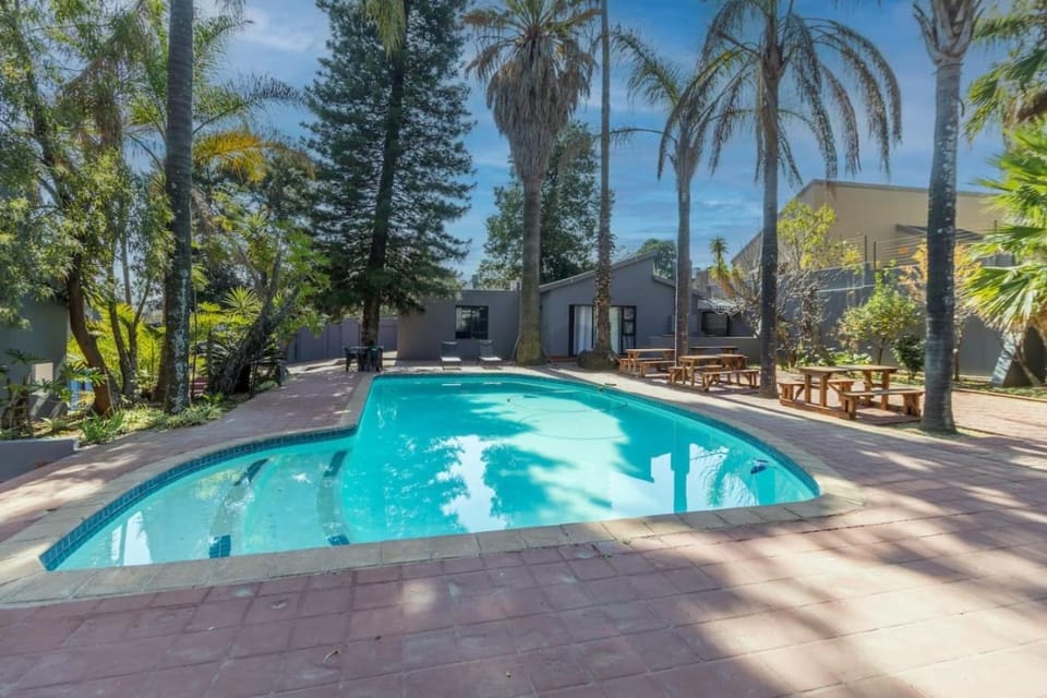 Boutique Hotel-Style Apartment In Ferndale-E5 Apartment in Sandton
