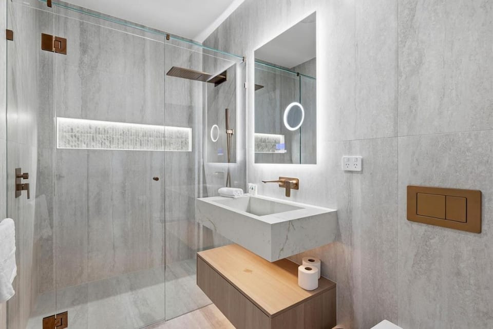 Shower, Bathroom, towels