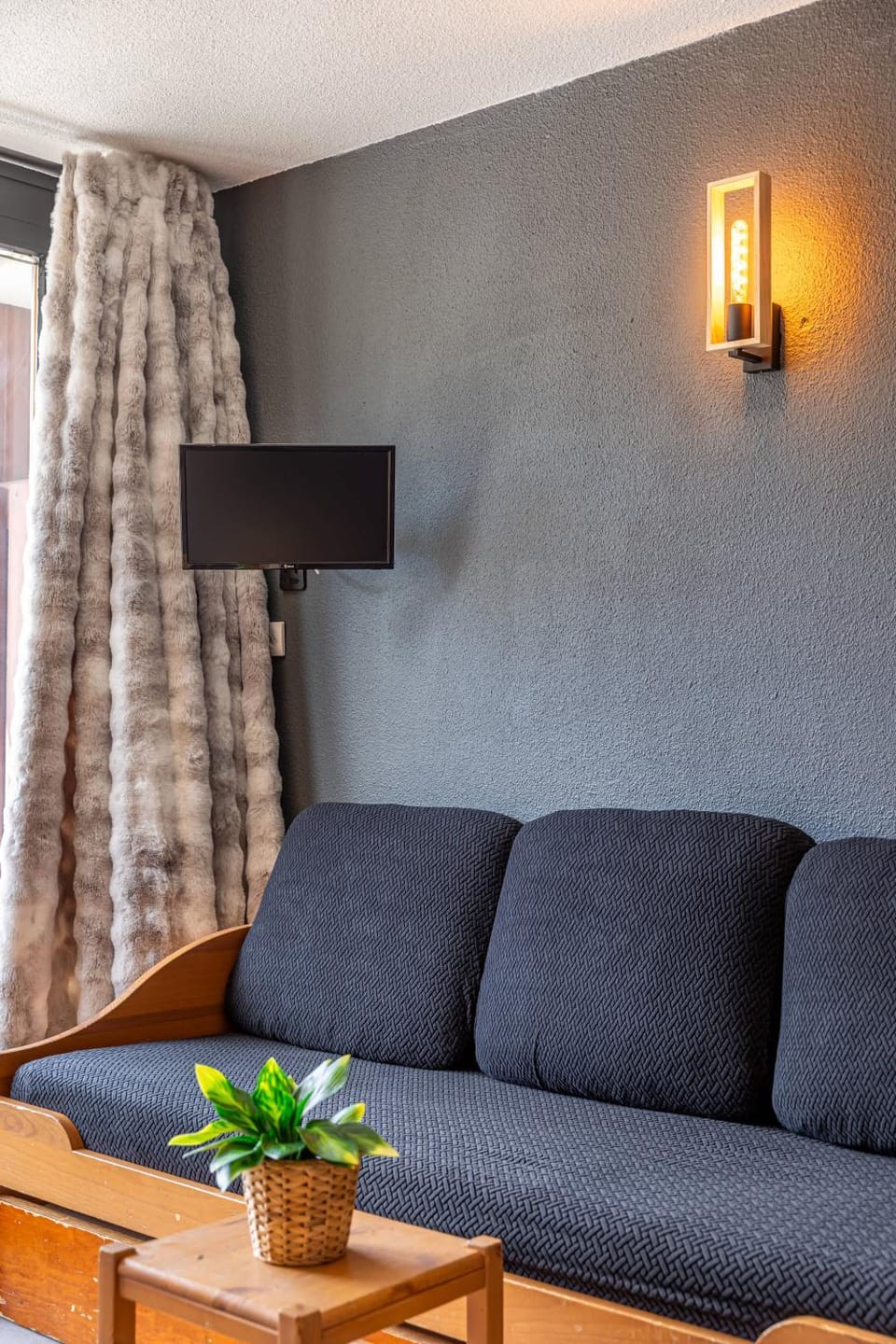 Residence Altineige, Ski In-Out with WiFi in Val Thorens, "V8" by Versant Collection Apartment in Les Allues