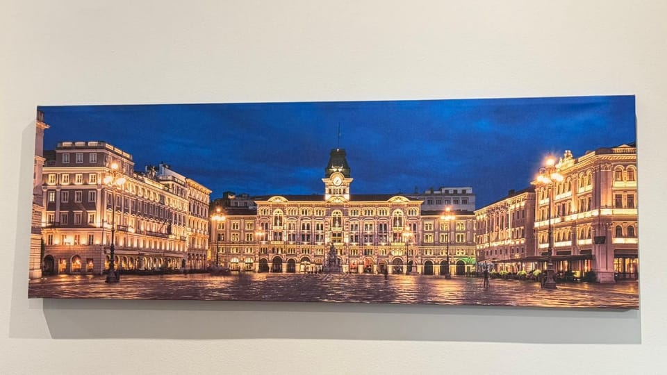 FR25 Holidays and Workstays Apartment in Trieste