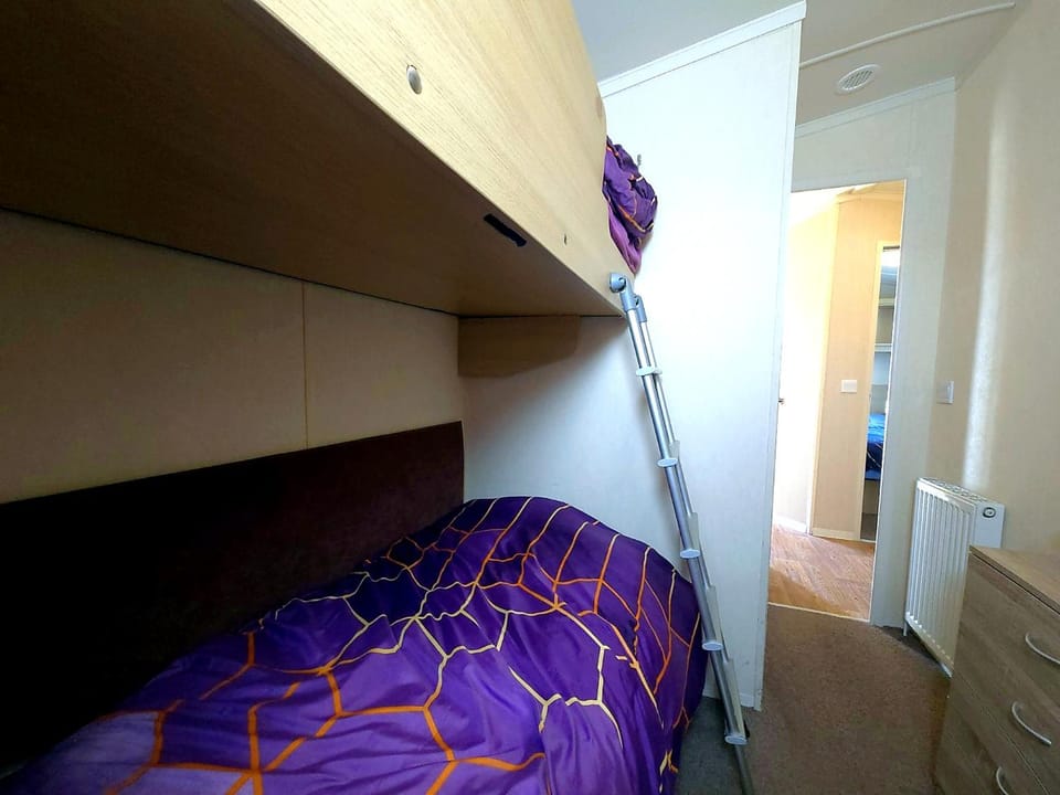 Bed, Photo of the whole room, Bedroom, bunk bed, wardrobe