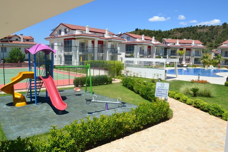 Property building, Communal lounge/ TV room, Day, Natural landscape, Children play ground, Garden, Cycling, Evening entertainment, Garden view, Pool view, Swimming pool, sunbed