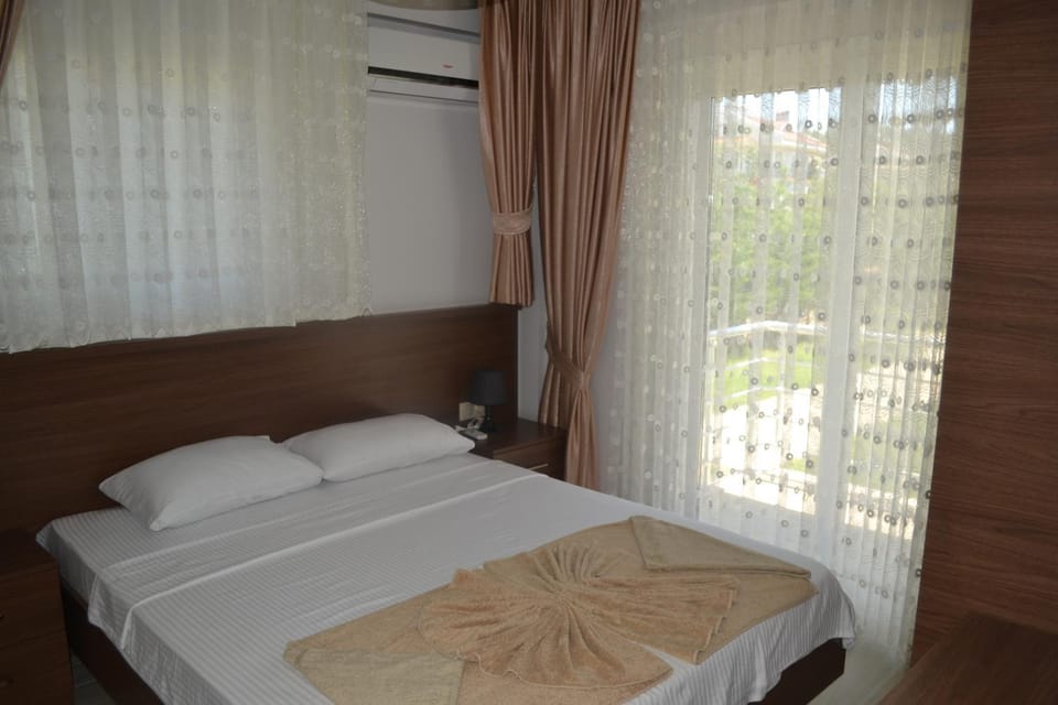 Bed, Day, Summer, Photo of the whole room, Decorative detail, Decorative detail, Bedroom, On site, Garden view, Garden view, Mountain view, Mountain view, Pool view, Pool view
