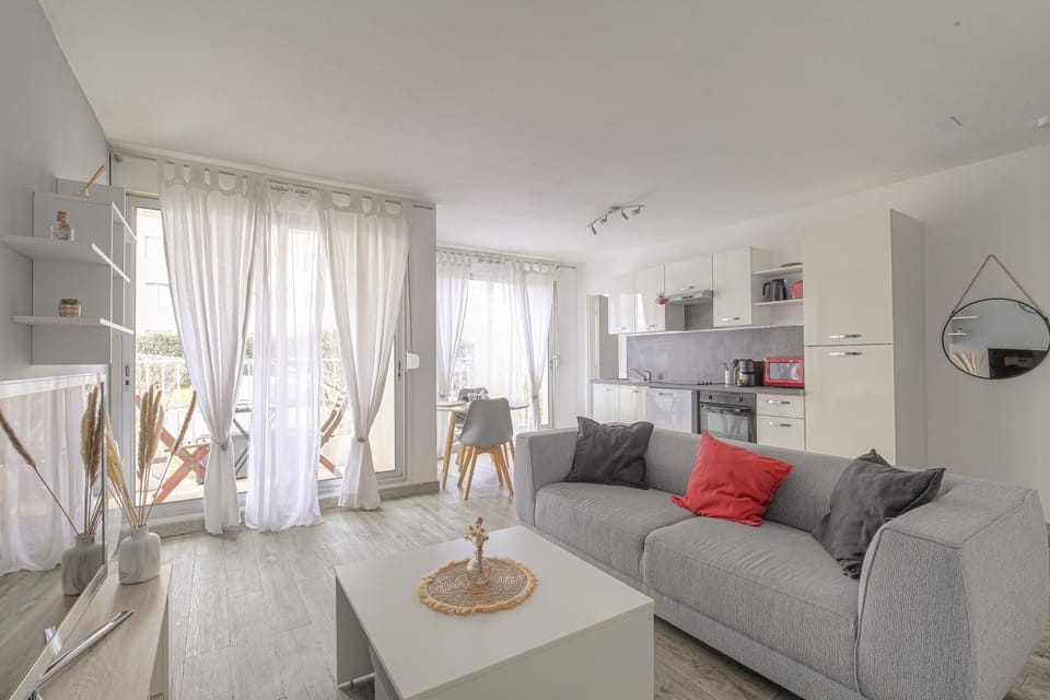 Kitchen or kitchenette, Living room
