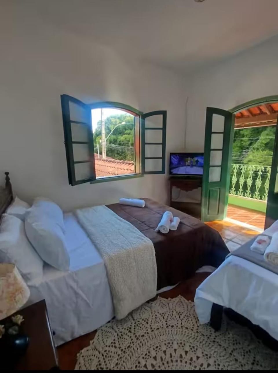 Bed, TV and multimedia, Balcony/Terrace, Photo of the whole room, Bedroom