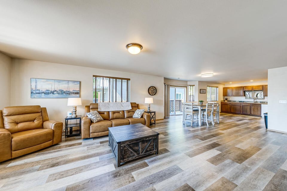 Walk to Town! Charming La Conner Home House in La Conner