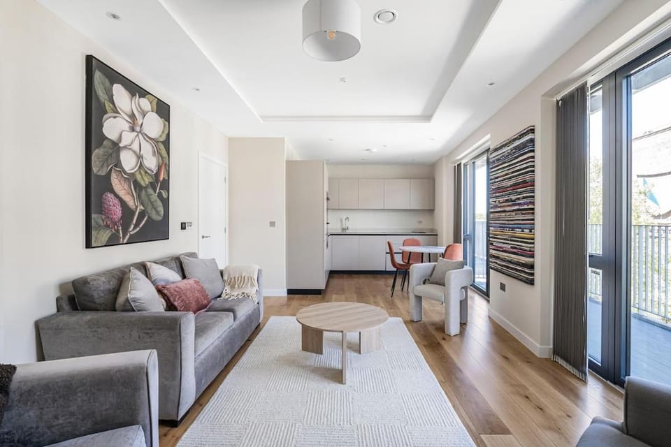 Brand New 2-Bed Ealing Flat Apartment in London Borough of Ealing