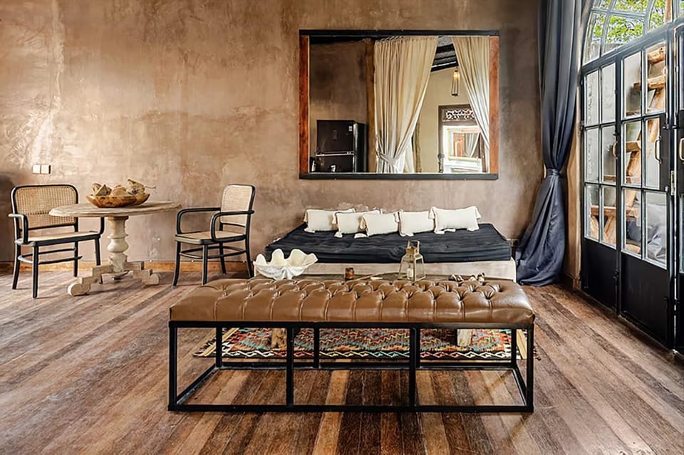 Bed, Living room, Photo of the whole room, Seating area, Dining area, Bedroom