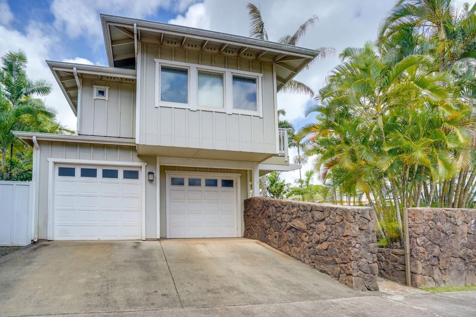 Walk to Sunset Beach! Extended Escape w/ Patio House in Sunset Beach
