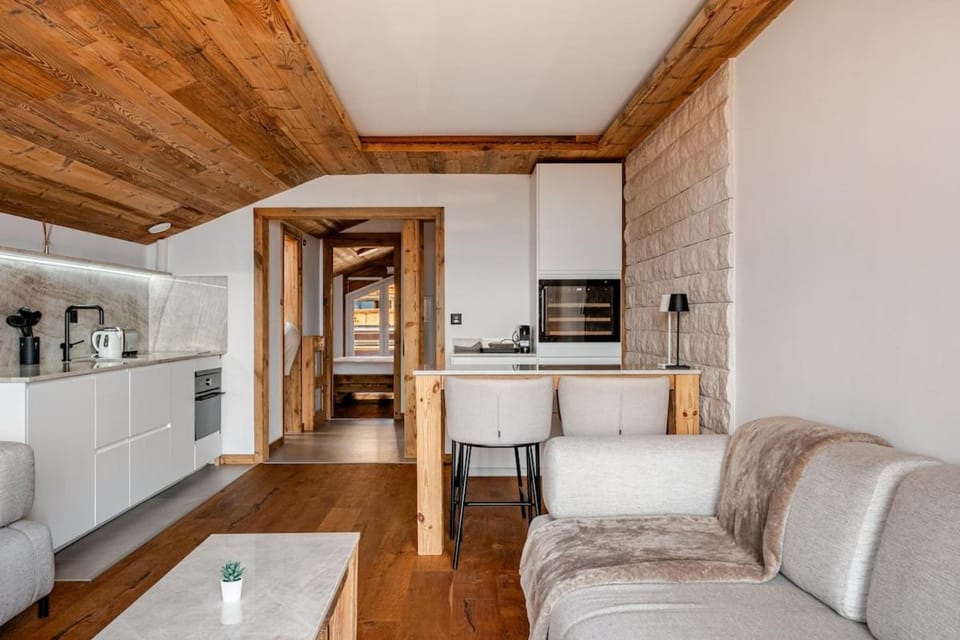 Kitchen or kitchenette, Living room, Dining area, oven, stove