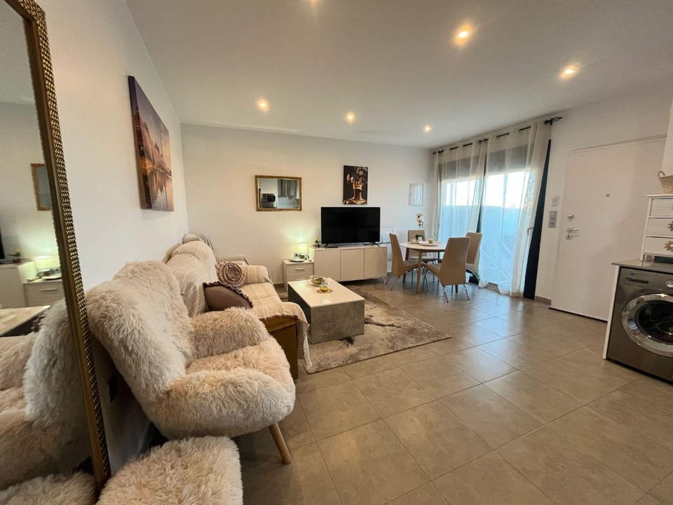 Amplio y luminoso apartamento con piscina y patio Apartment in San Pedro del Pinatar