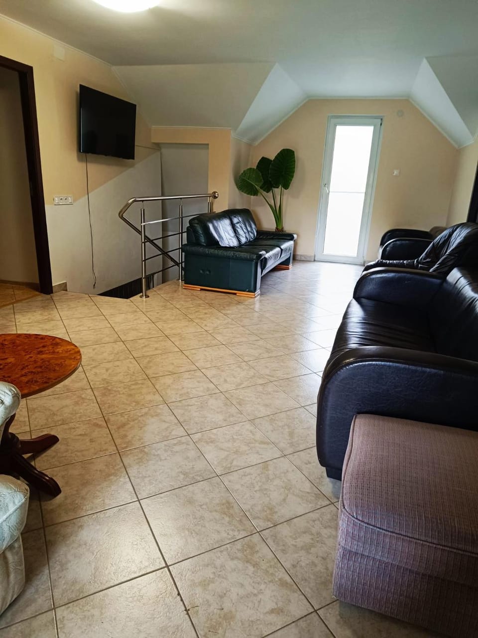 Communal lounge/ TV room, TV and multimedia, Living room, Seating area
