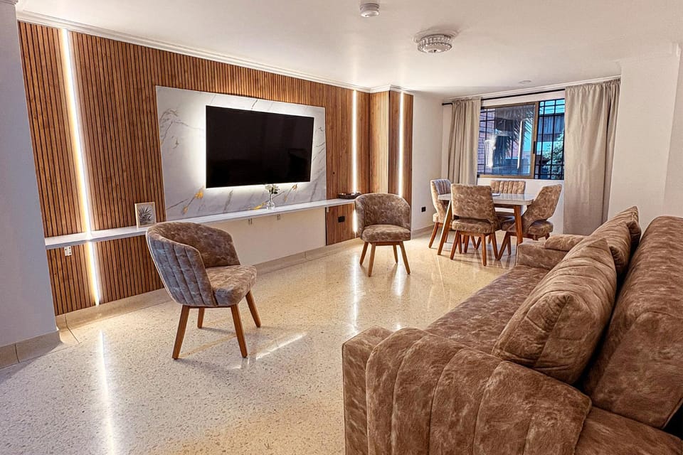 Communal lounge/ TV room, TV and multimedia, Living room, Entertainment