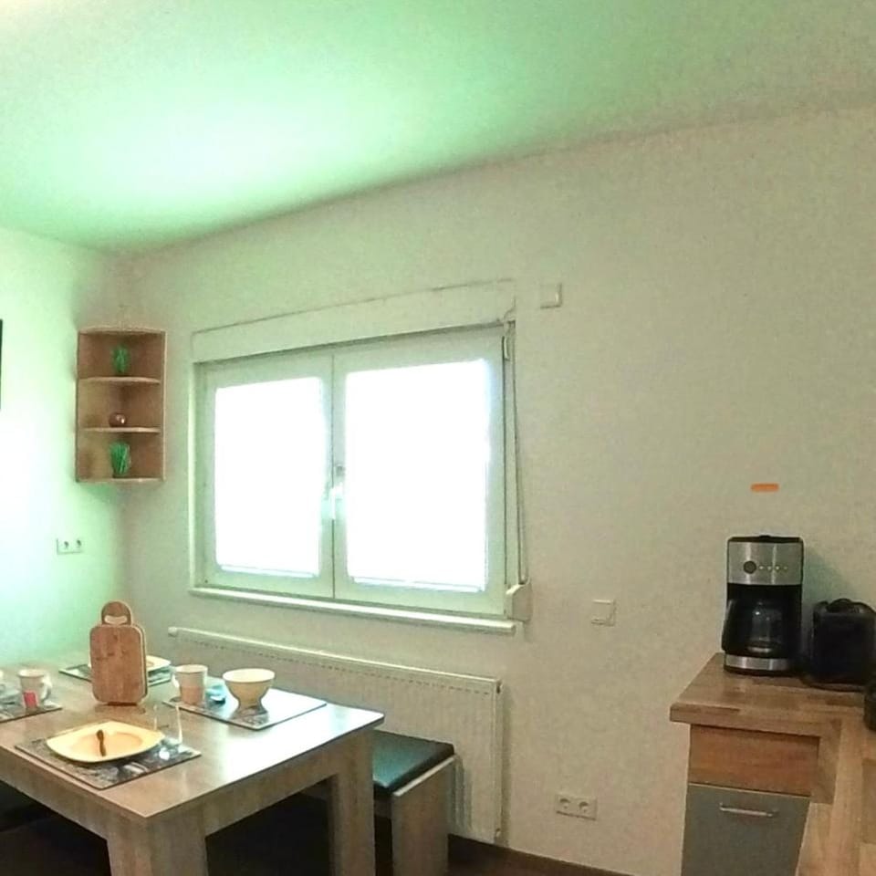 Coffee/tea facilities, Dining area, toaster