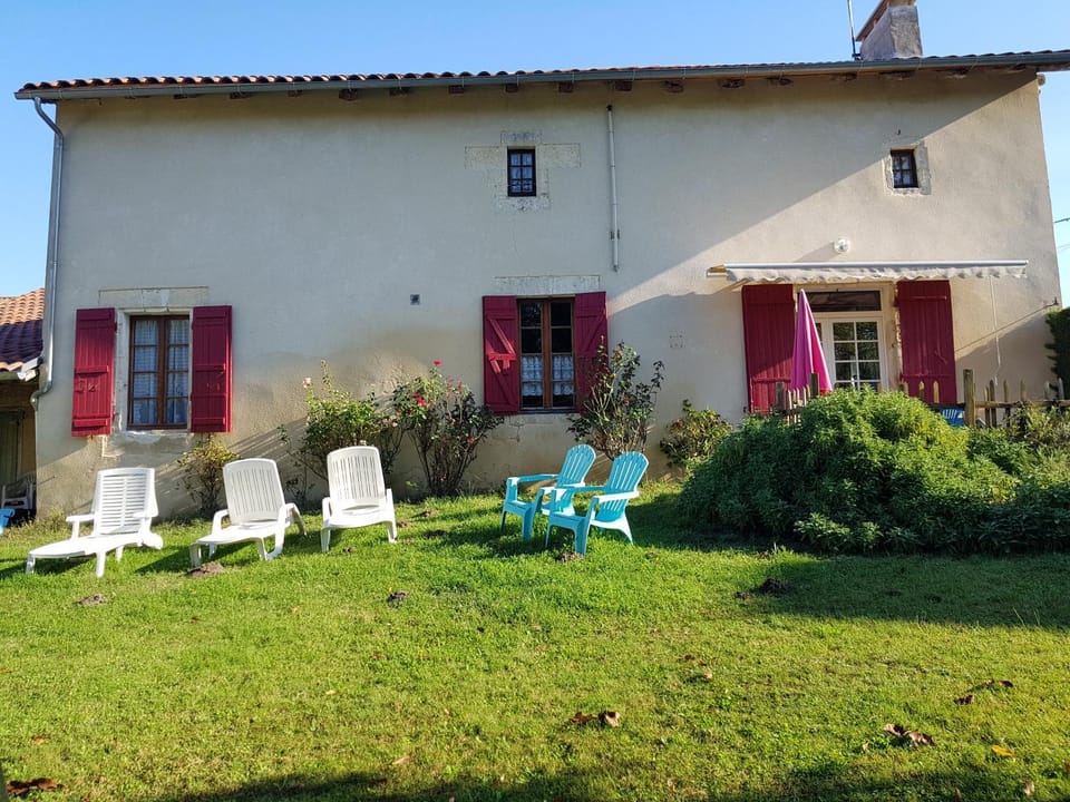 Ferme Périgourdine entre forêt et lac House in Nouvelle-Aquitaine
