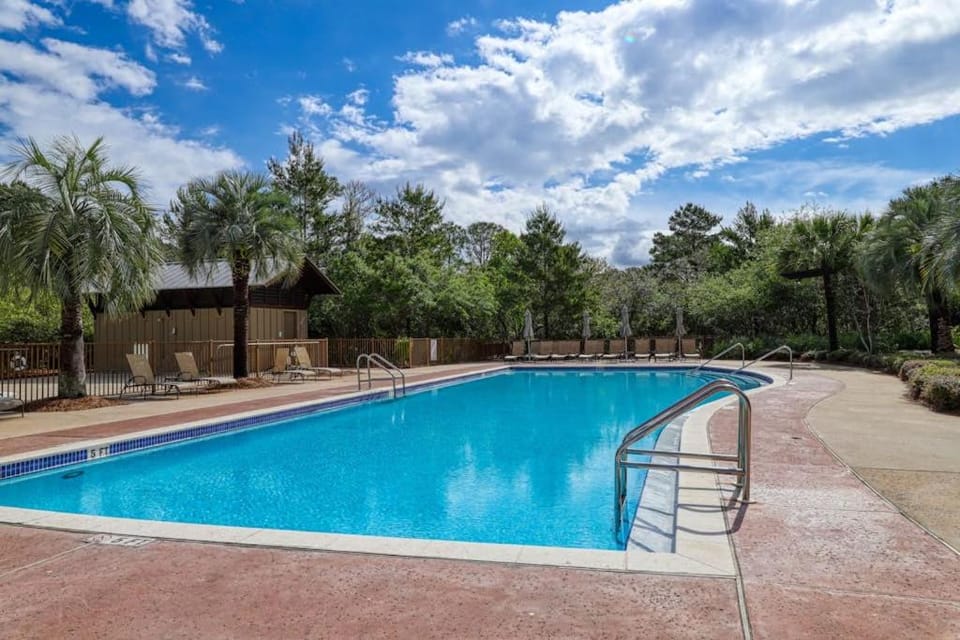New Modern Baths Top Floor 30A Family Condo Private Beach Access Resort Pool House in South Walton County
