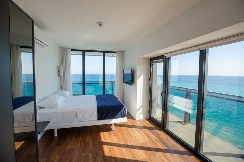 Bed, Natural landscape, View (from property/room), Balcony/Terrace, Photo of the whole room, Bedroom, Pool view, Sea view, Swimming pool, sunbed, towels