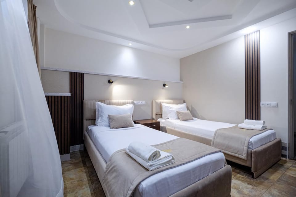 Bed, Photo of the whole room, Bedroom, towels