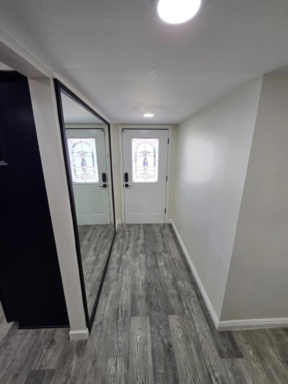 Remodeled 3BR Home for 8 with private Yard & Parking House in Phoenix