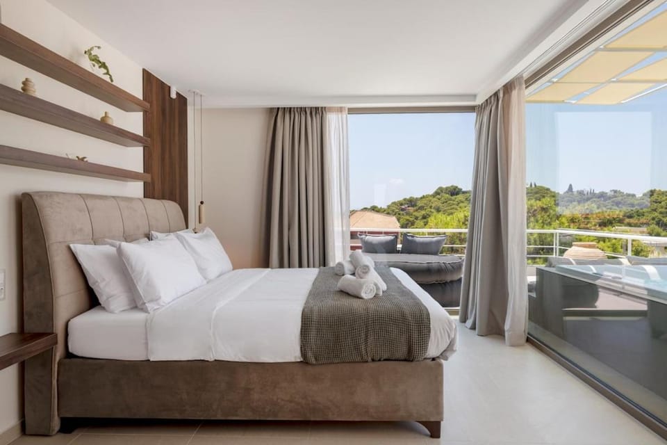 The HostMaster KAIRI Living Vouliagmeni Apartment in Vouliagmeni