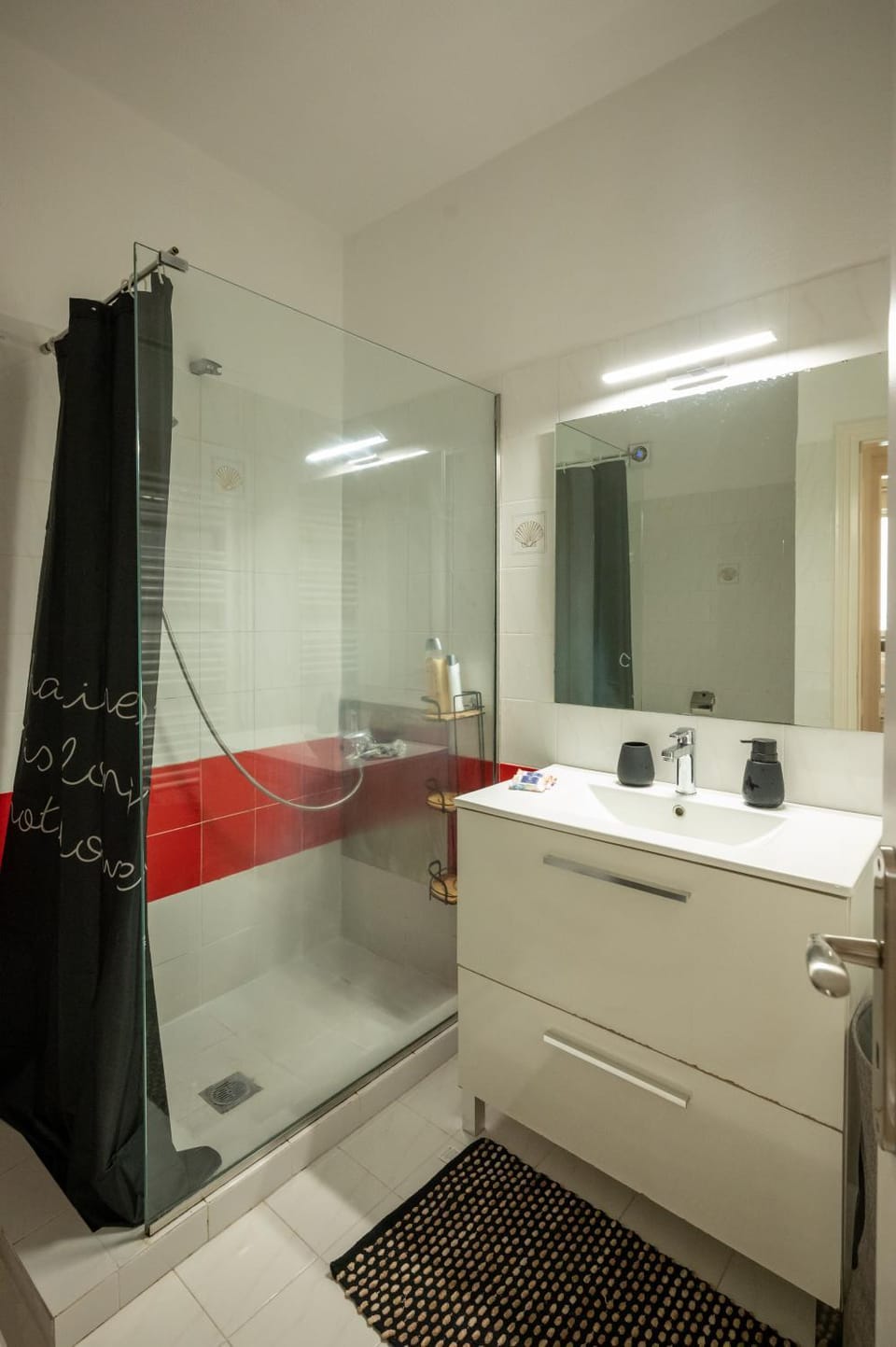 Shower, Bathroom, Bath, towels