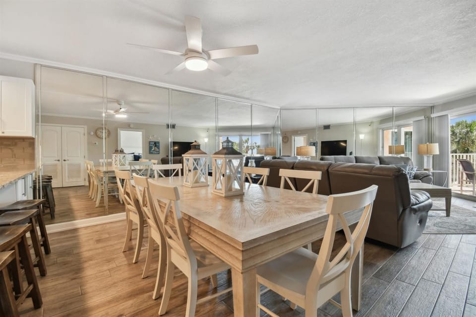 Ocean Condo Many Beds & Perfect for Families Apartment in Redington Shores