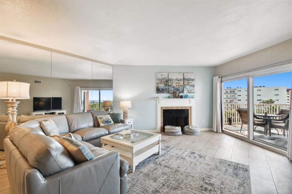Beach Cottages Condo with Ocean View Apartment in Redington Shores