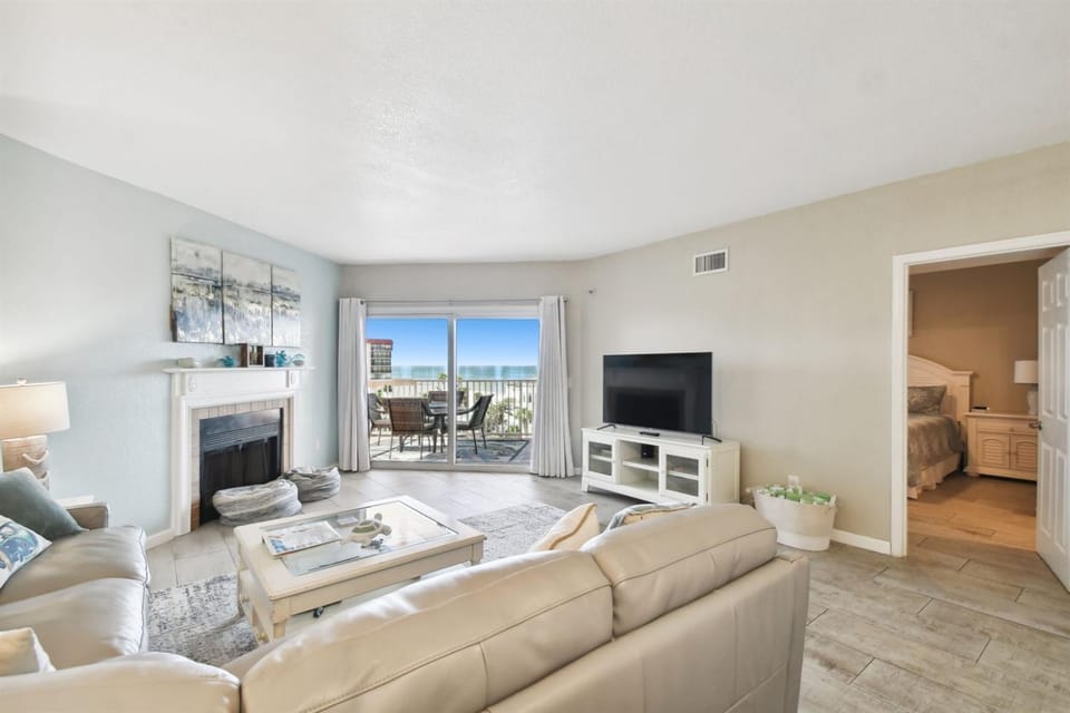 Beach Cottages Condo with Ocean View Apartment in Redington Shores