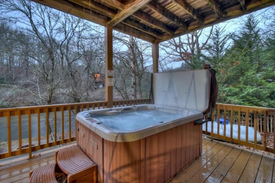 Troutlandia Pet Friendly Fish From Cabin Hot Tub Cabin in Georgia