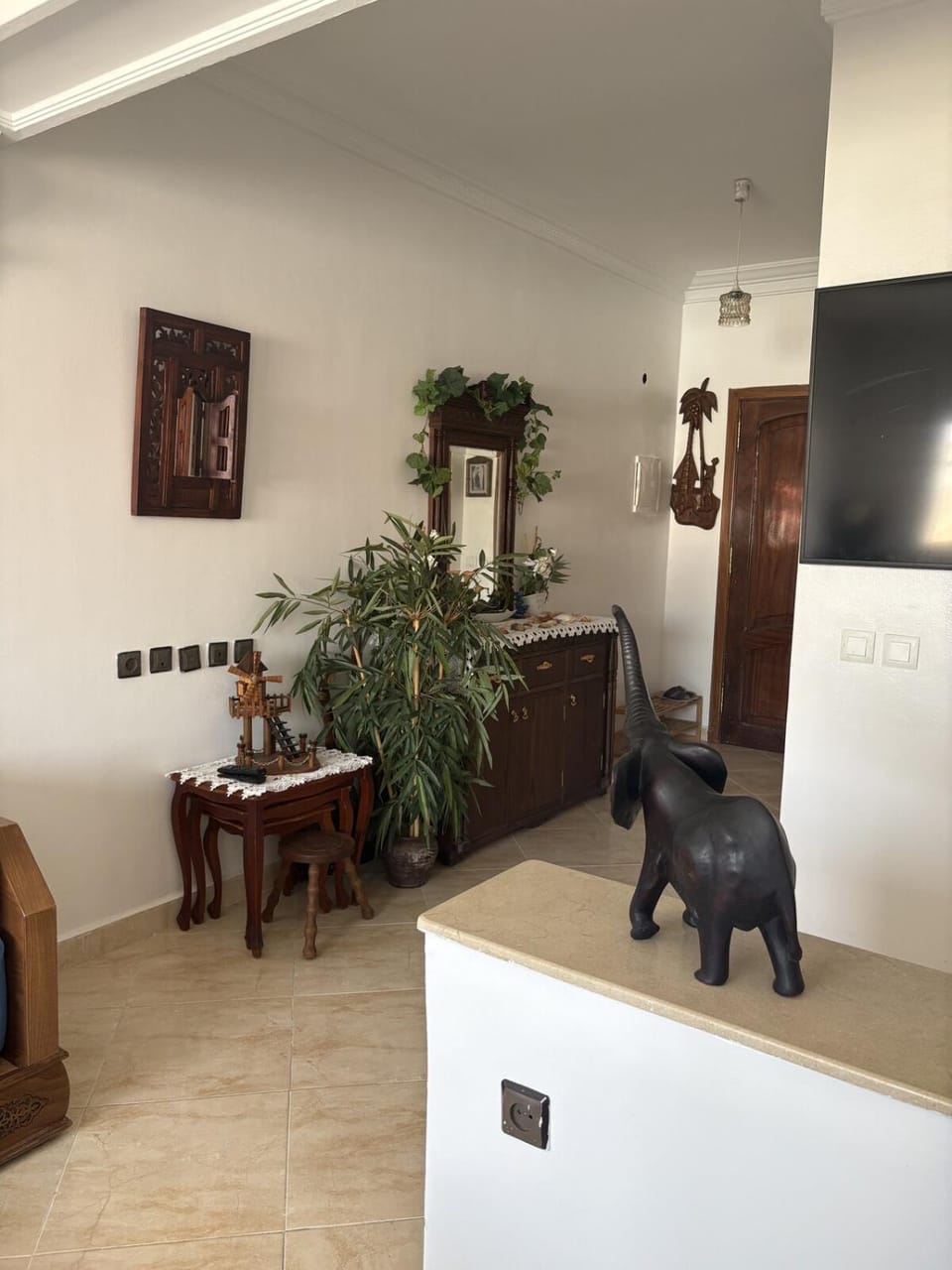 Facade/entrance, TV and multimedia