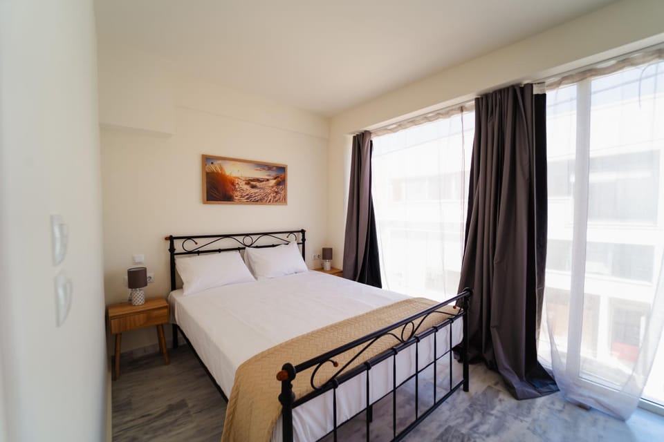 Bed, TV and multimedia, Bedroom, internet, towels, wardrobe, air conditioner