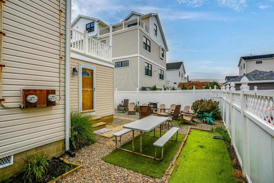 1 1/2 Blocks to Beach! Close to A/C, Casinos House in Brigantine