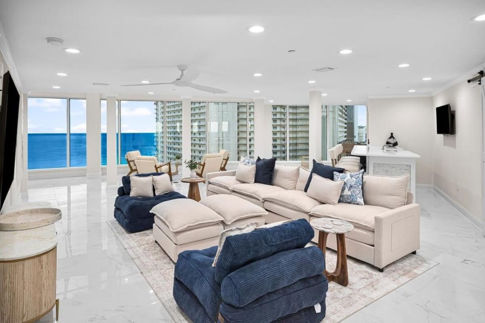 Emerald Coast Penthouse Luxury Walk to Beach House in Panama City Beach