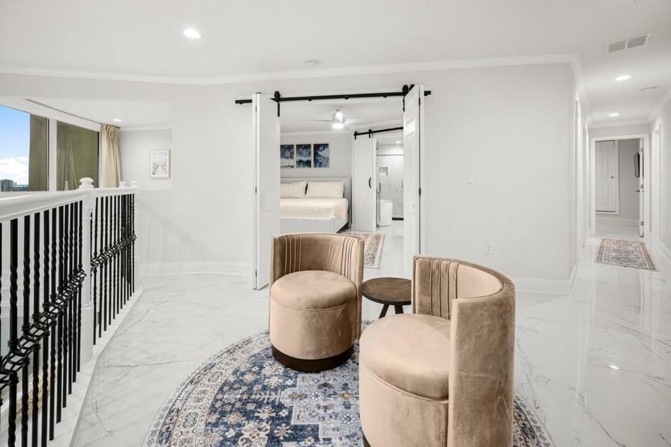 Emerald Coast Penthouse Luxury Walk to Beach House in Panama City Beach