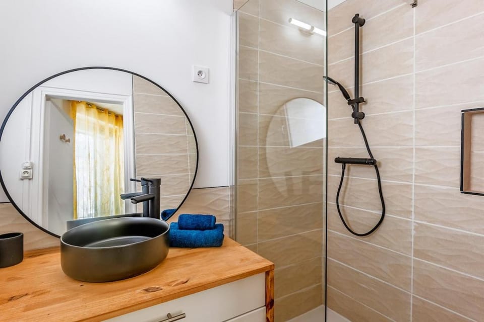 Shower, Bathroom
