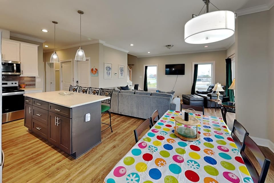 Kitchen or kitchenette, Living room, Seating area, Dining area, furniture, kitchen