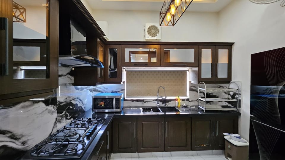 Luxury 3 Bed Flat in Bahria Town Lahore Apartment in Lahore