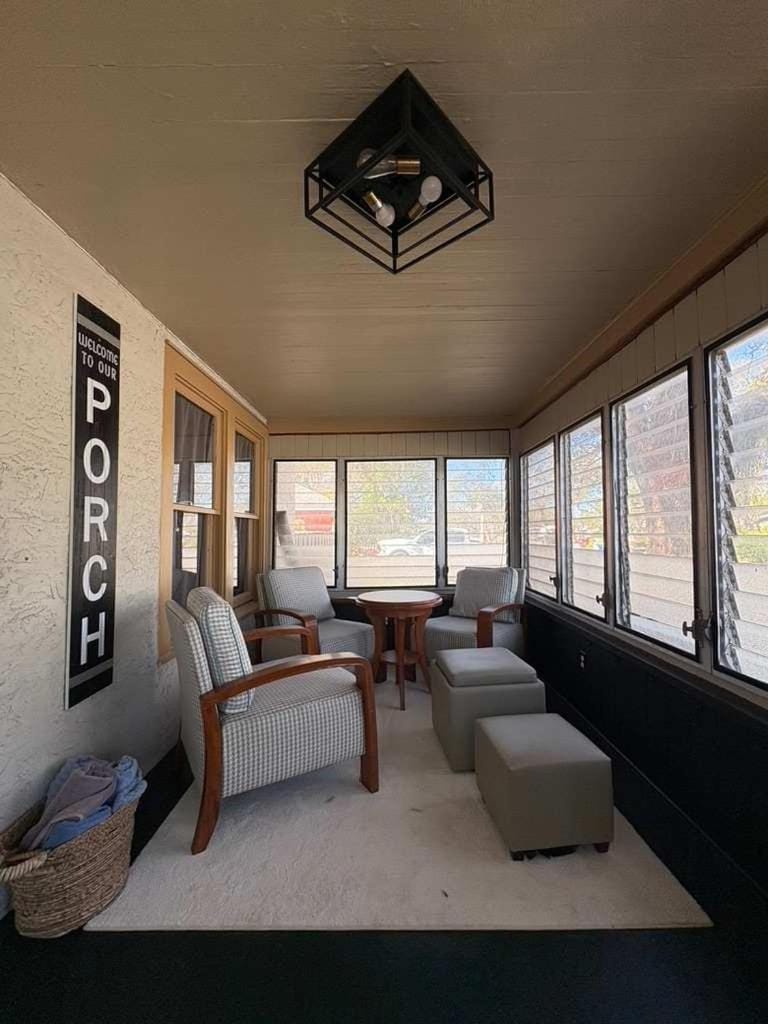 Seating area
