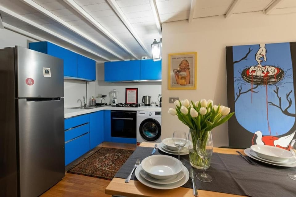 Modern Loft in NoLo 15 min Duomo by Metro Apartment in Milan