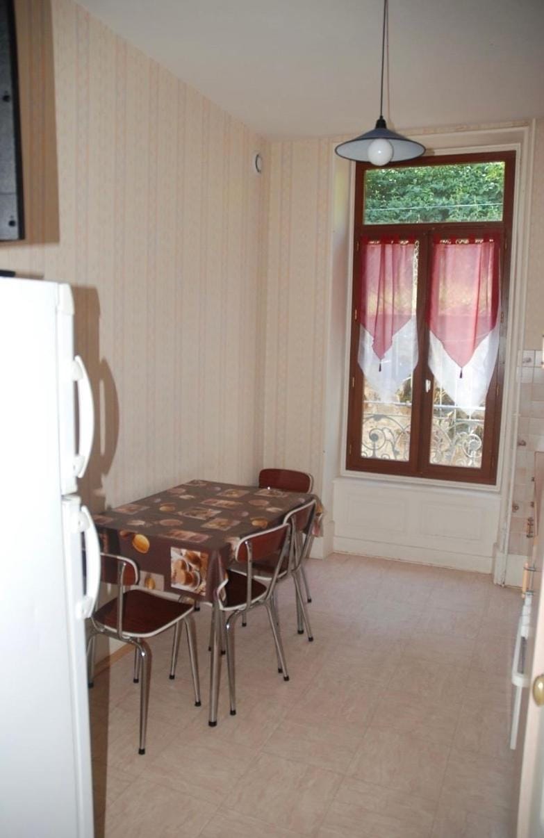 Appartement 1er étage droite Apartment in Auvergne-Rhône-Alpes