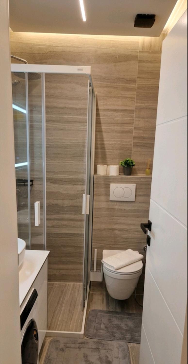 Shower, Toilet, Bathroom
