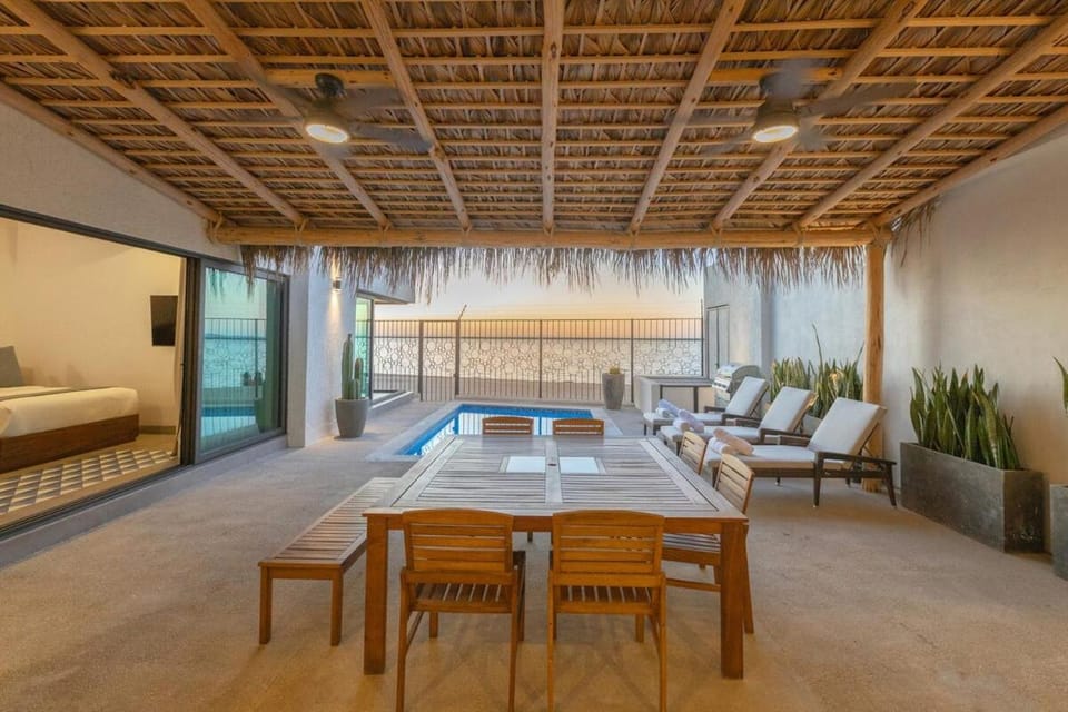 Oceanfront 2BR Home with Pool, BBQ & Terrace House in La Paz