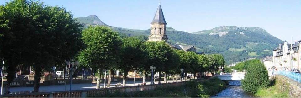 Appartement 1er étage gauche Apartment in Auvergne-Rhône-Alpes
