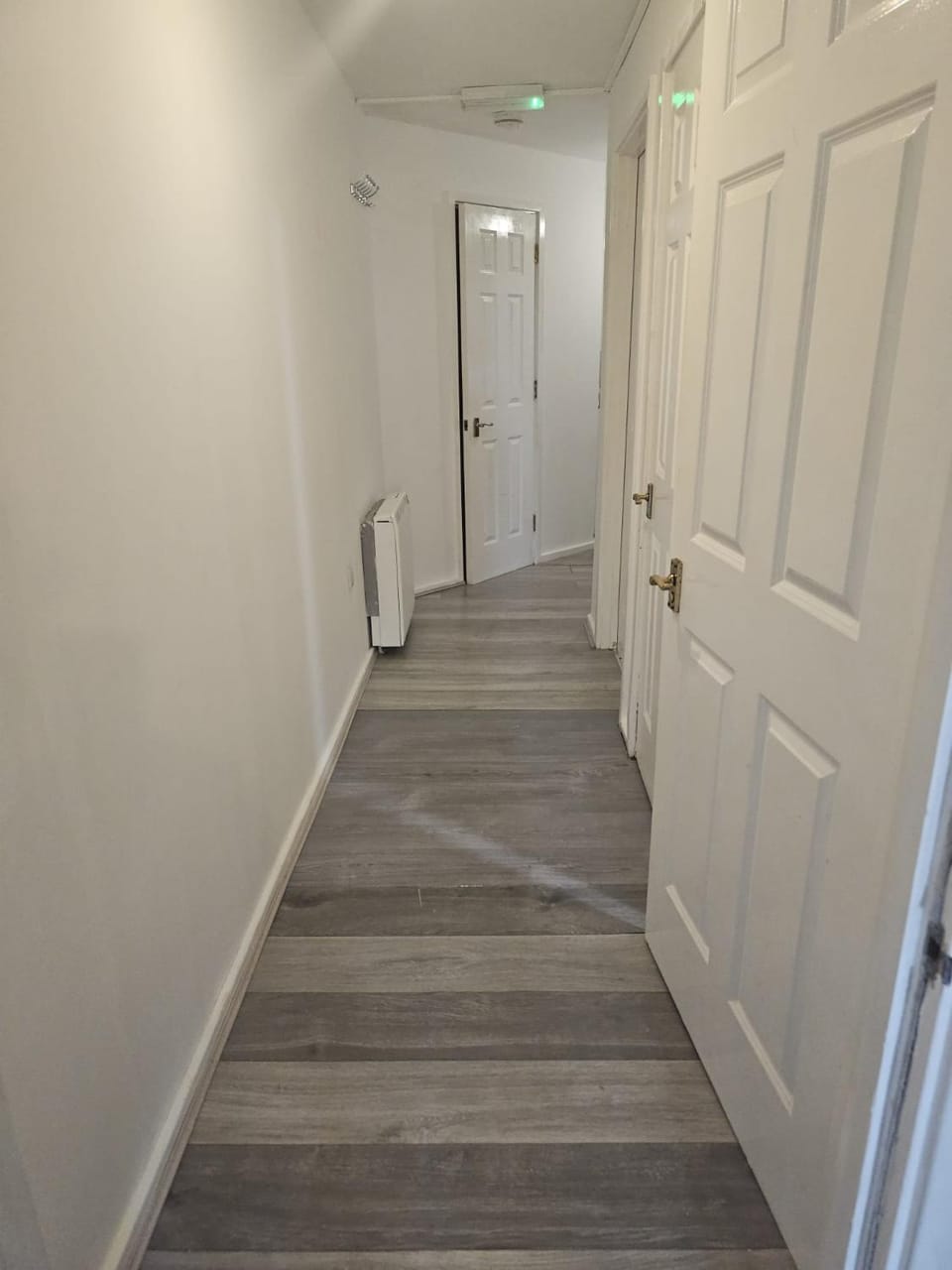 2bdr Ground Floor Flat in Edmonton free Parking and WiFi Apartment in London