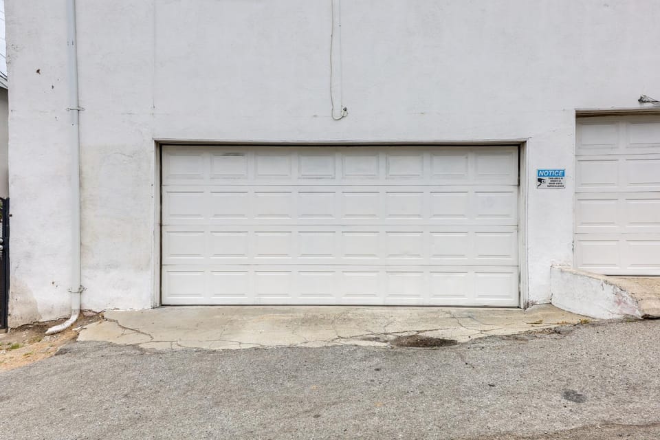 Spacious Furnished 1BR; Garage Parking; Garden House in Culver City