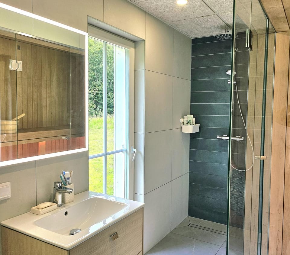 Shower, Bathroom