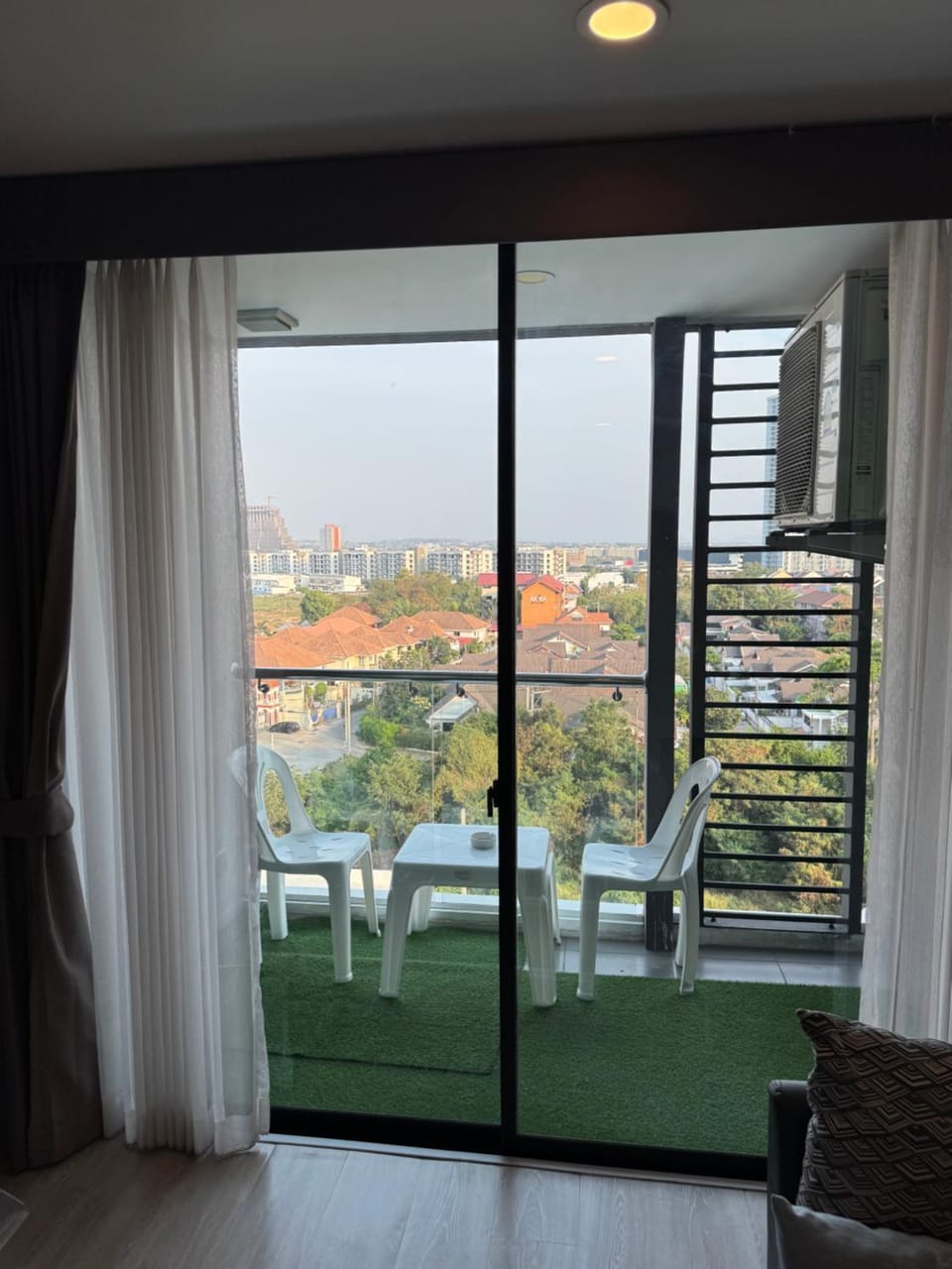 Big Studio Wifi & Smart TV Hotel in Pattaya City